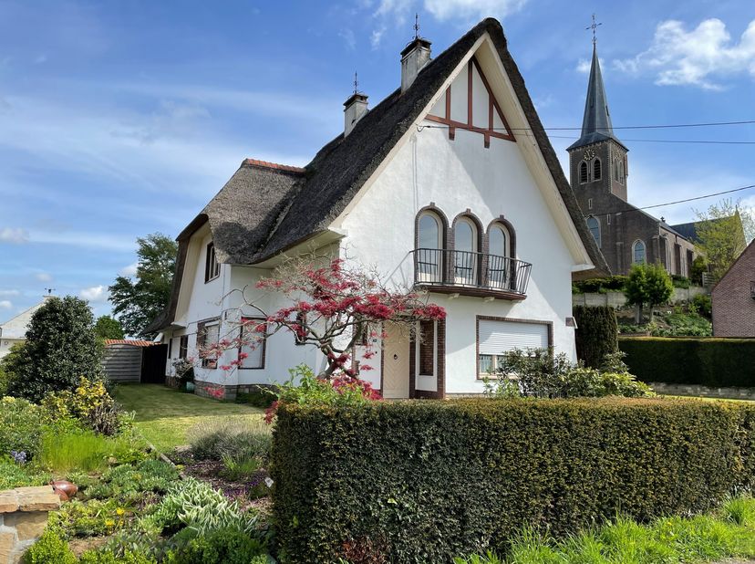 Uit de hand te koop contactpersoon voor vrijblijvend bezoek 0474/726120 &lt;br /&gt;
Instapklare zeer rustig gelegen woning gelegen in de Bergstraat te Tiel